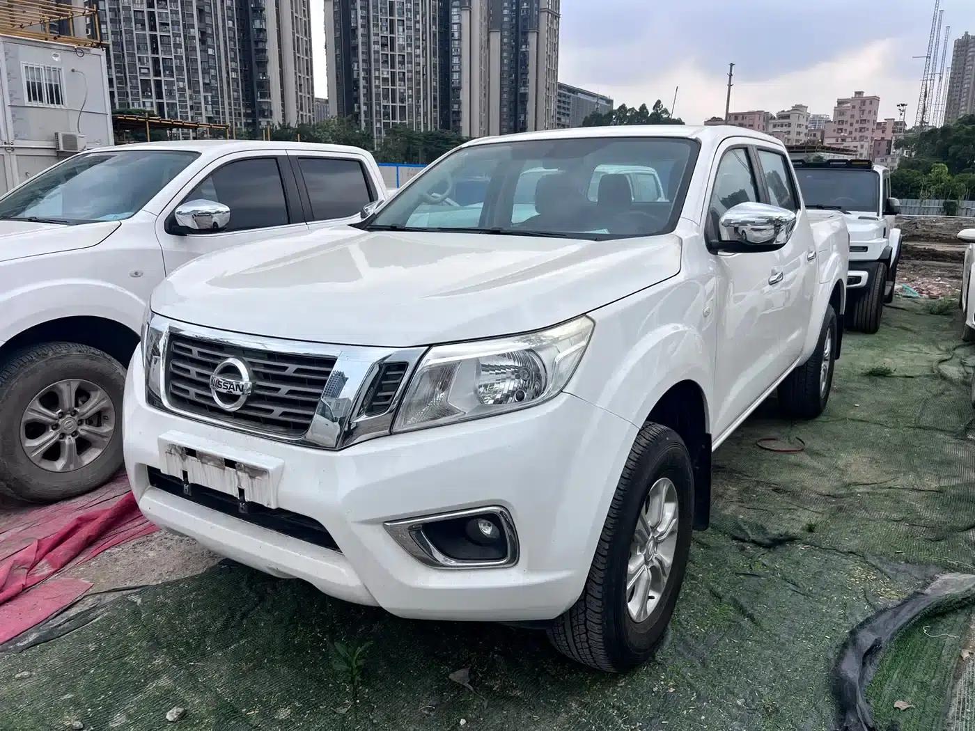 2017 Navara 2.5L Automatic 2WD Luxury Edition QR25 — миниатюра 1