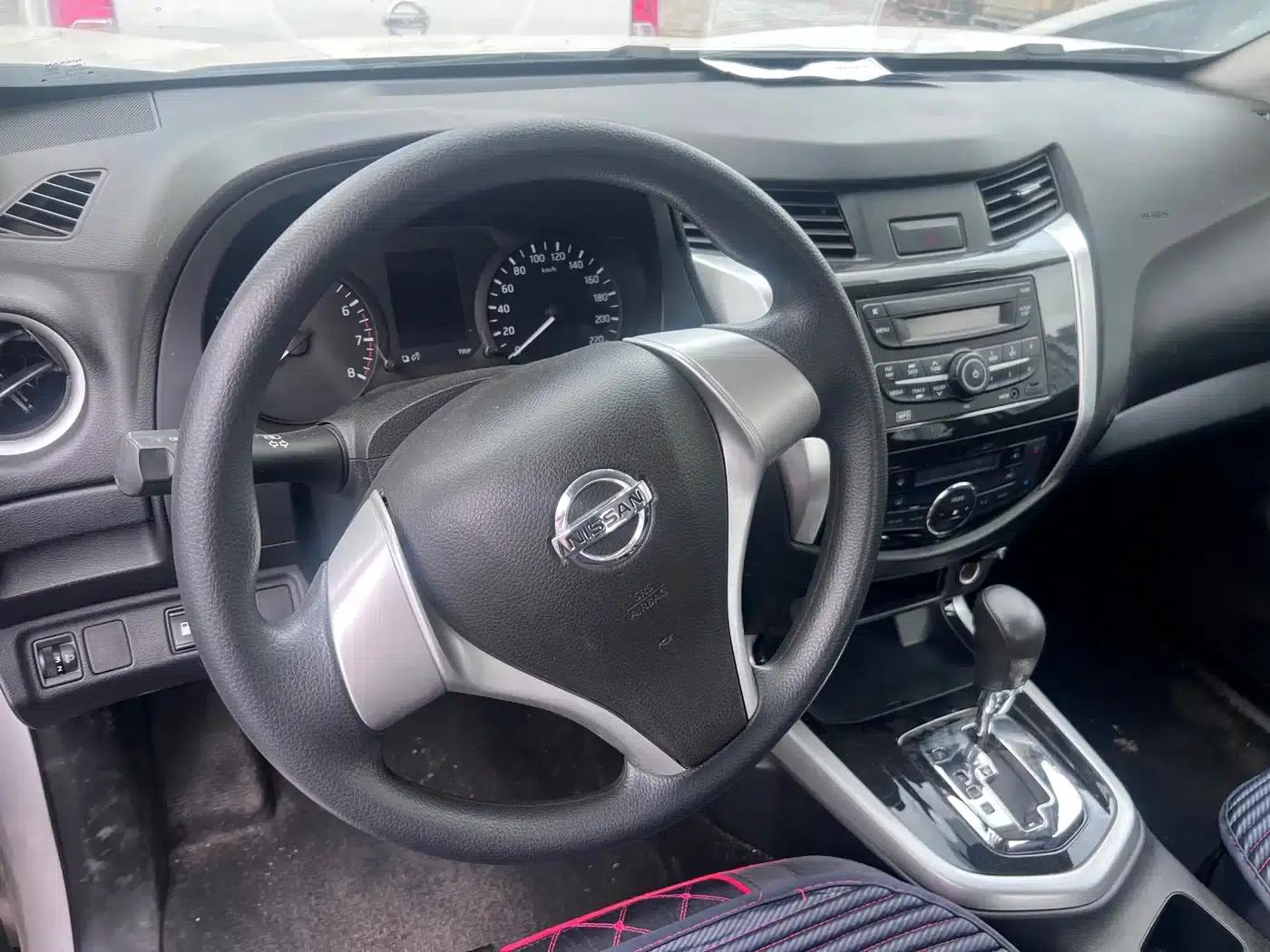2017 Navara 2.5L Automatic 2WD Luxury Edition QR25 — миниатюра 11