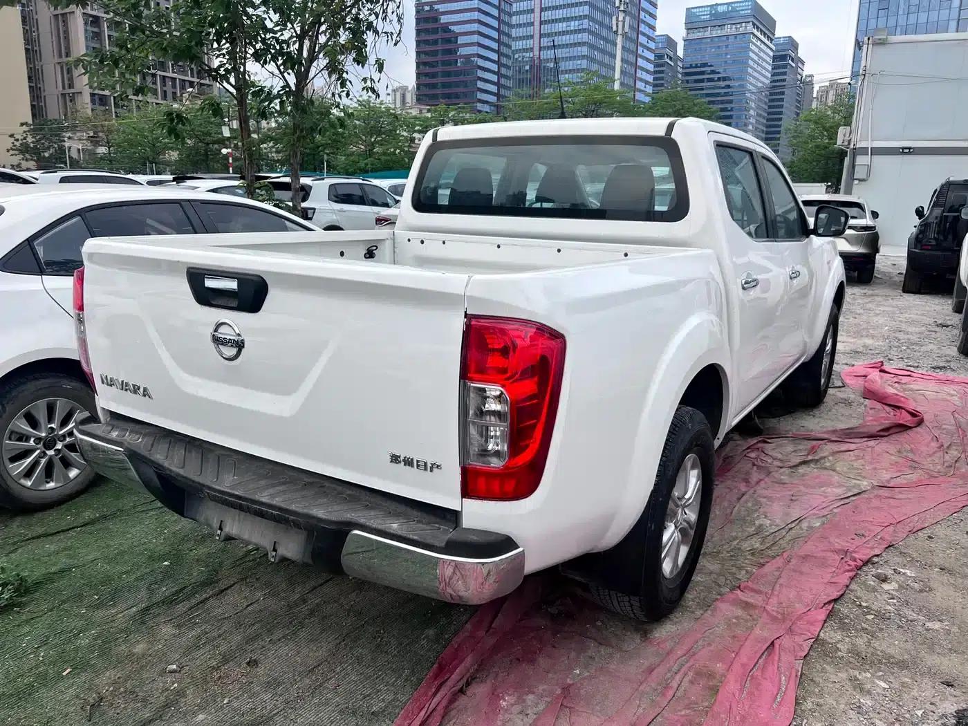 2017 Navara 2.5L Automatic 2WD Luxury Edition QR25 — миниатюра 5