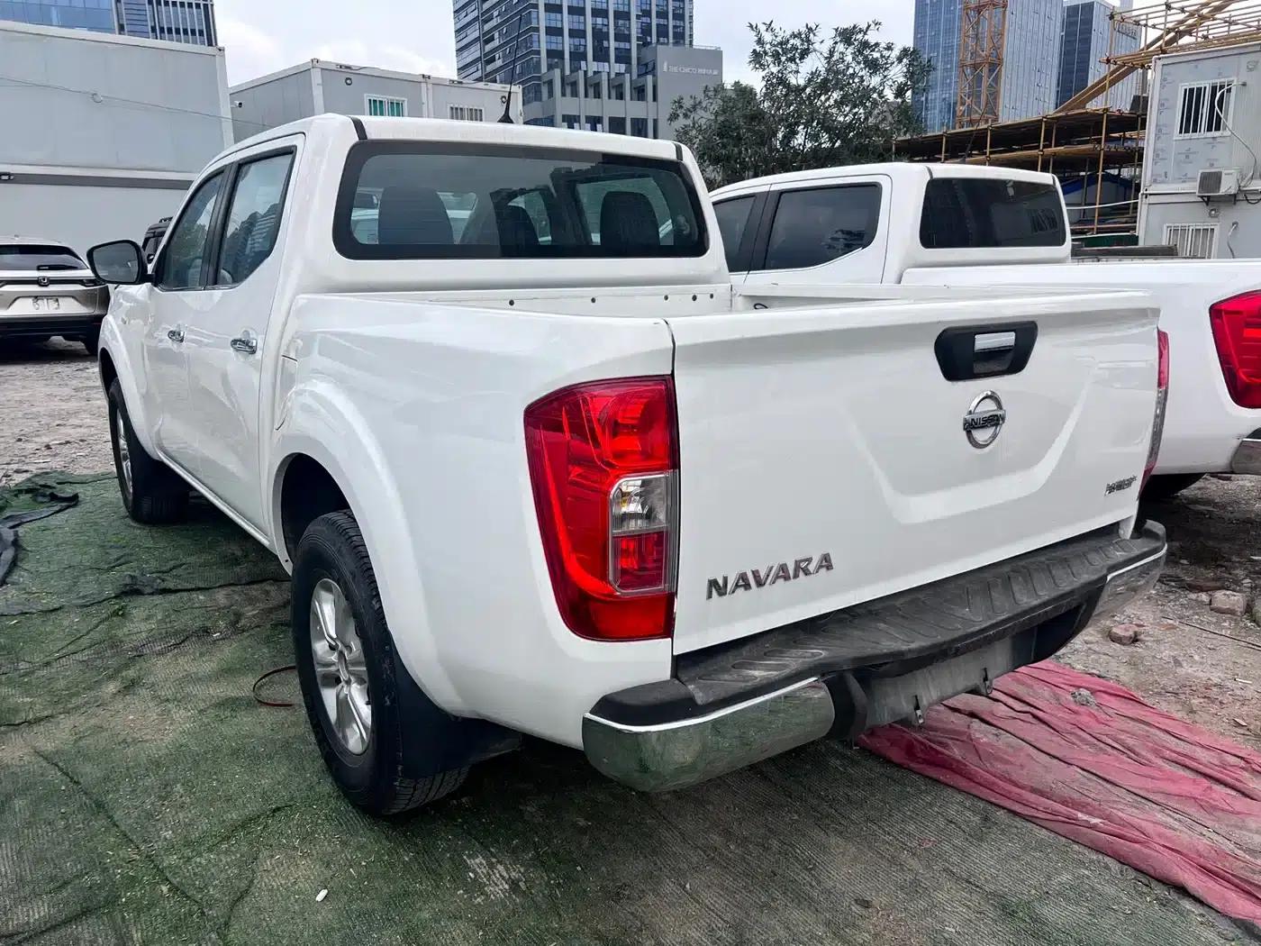 2017 Navara 2.5L Automatic 2WD Luxury Edition QR25 — миниатюра 6