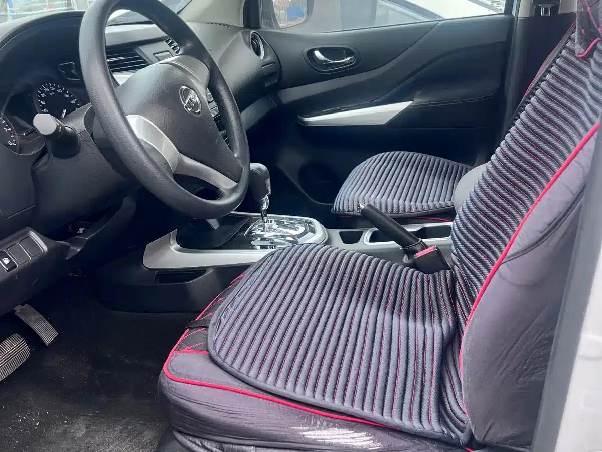 2017 Navara 2.5L Automatic 2WD Luxury Edition QR25 — миниатюра 10