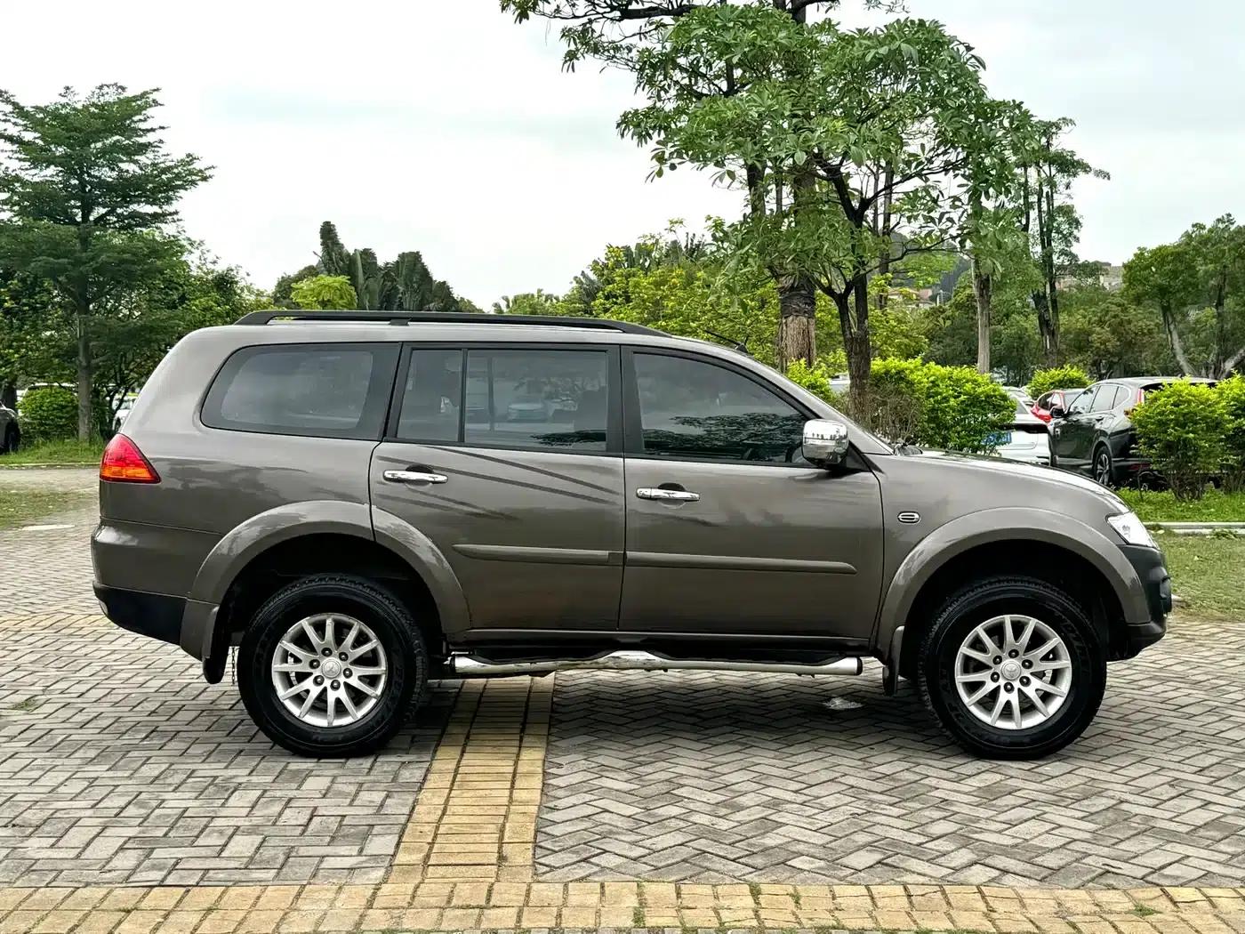 2013 Pajero Sport 3.0L Automatic 4WD Executive Edition — миниатюра 12