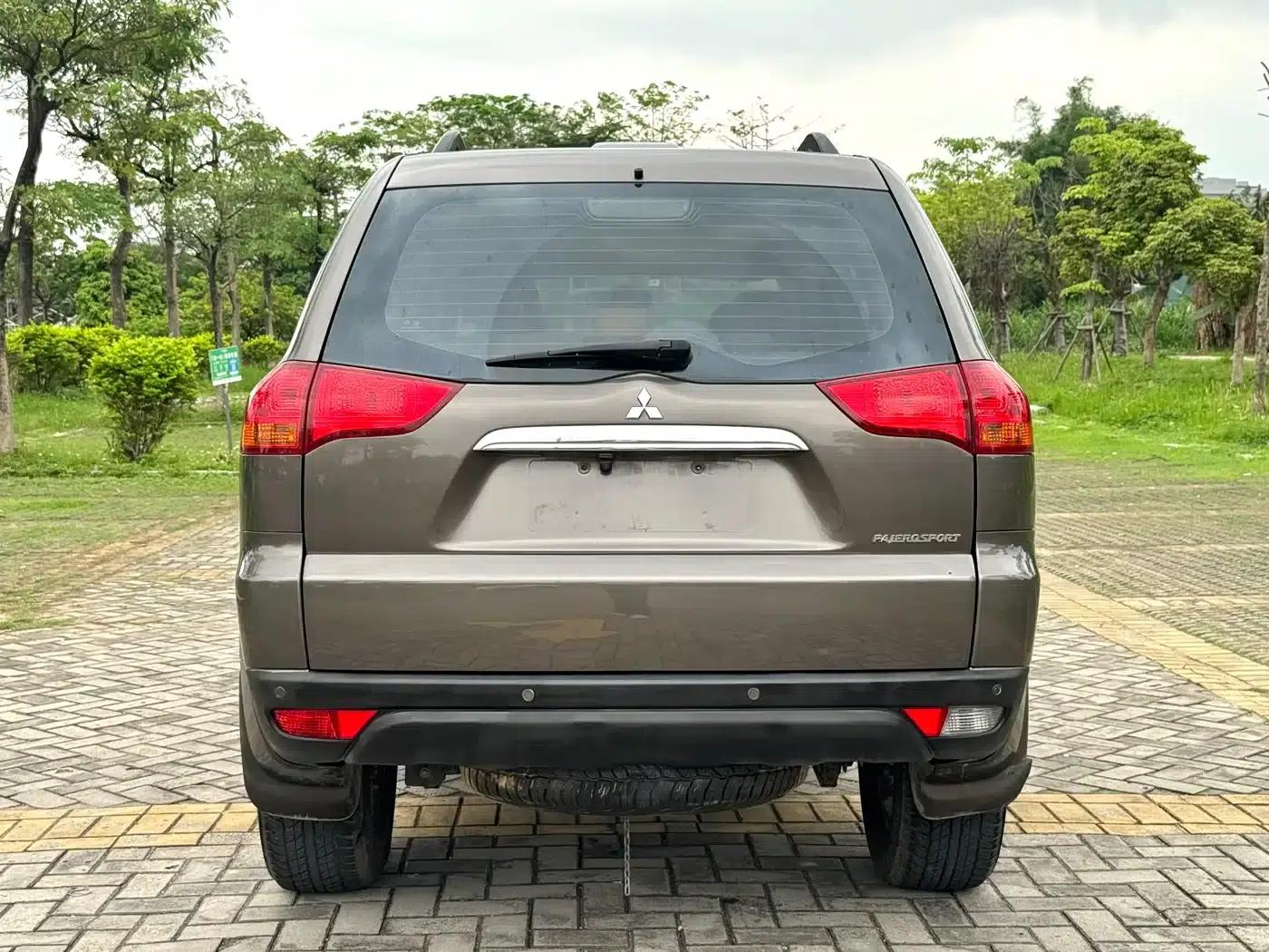 2013 Pajero Sport 3.0L Automatic 4WD Executive Edition — миниатюра 14