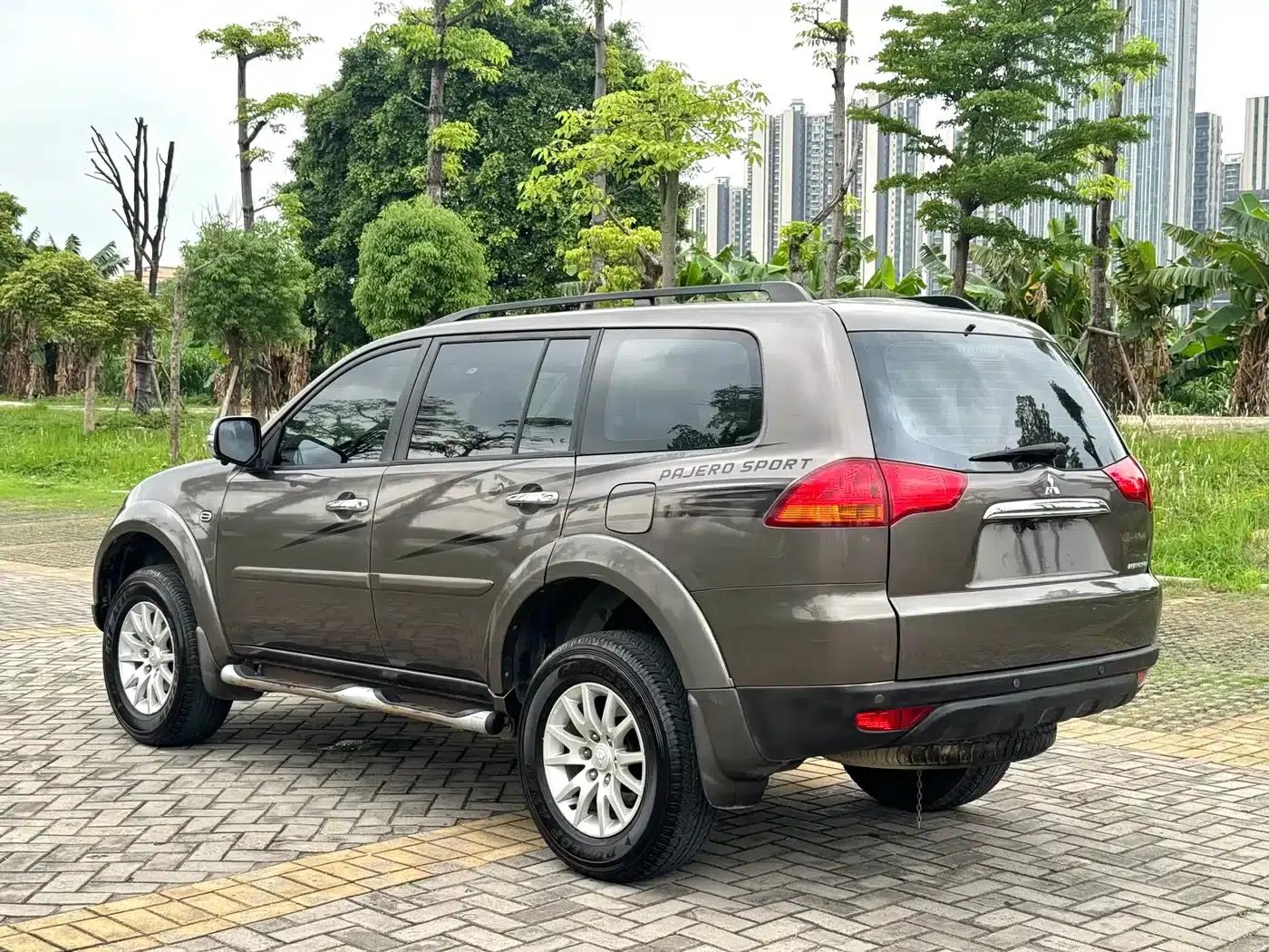 2013 Pajero Sport 3.0L Automatic 4WD Executive Edition — миниатюра 18