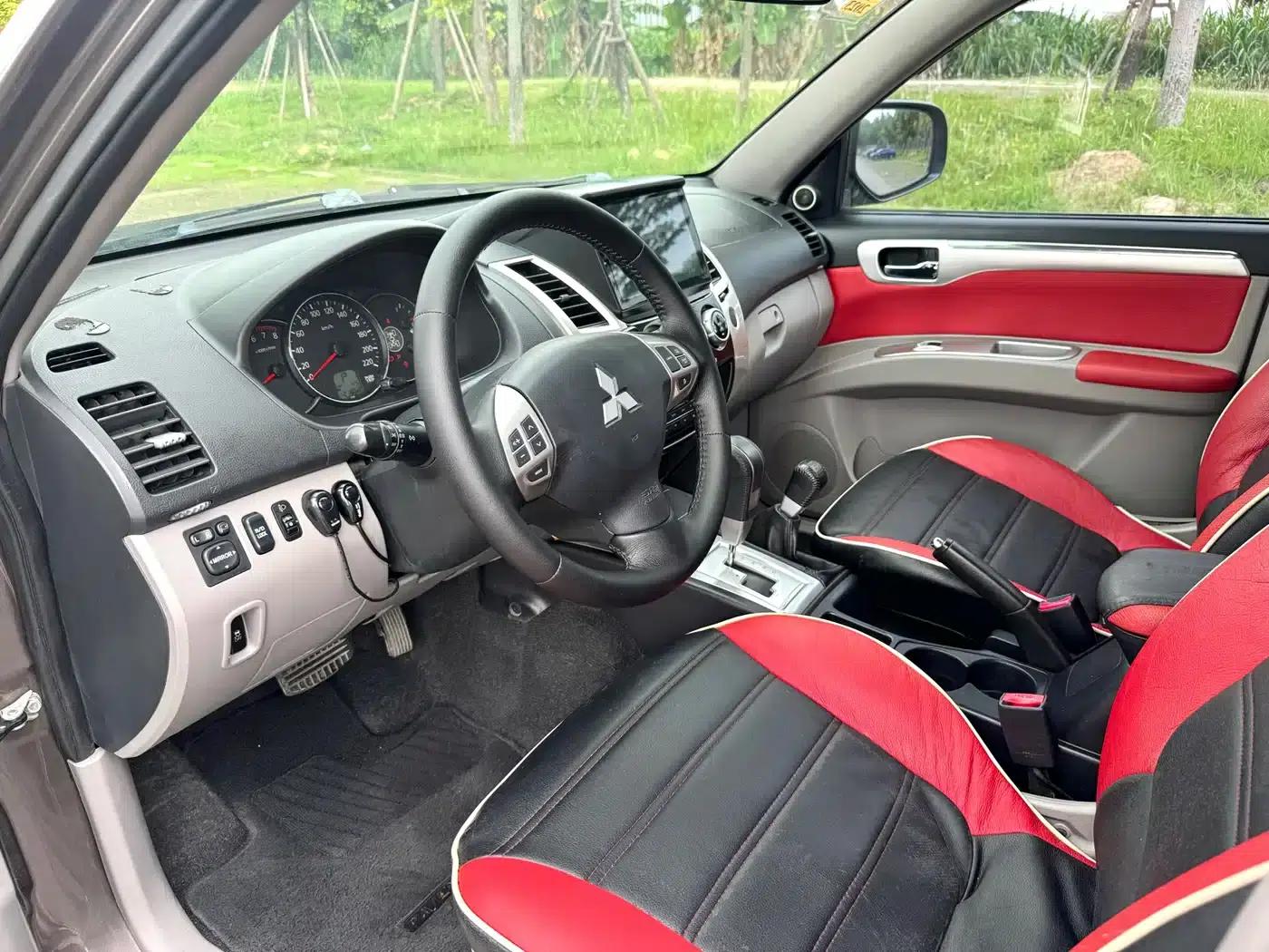 2013 Pajero Sport 3.0L Automatic 4WD Executive Edition — миниатюра 4