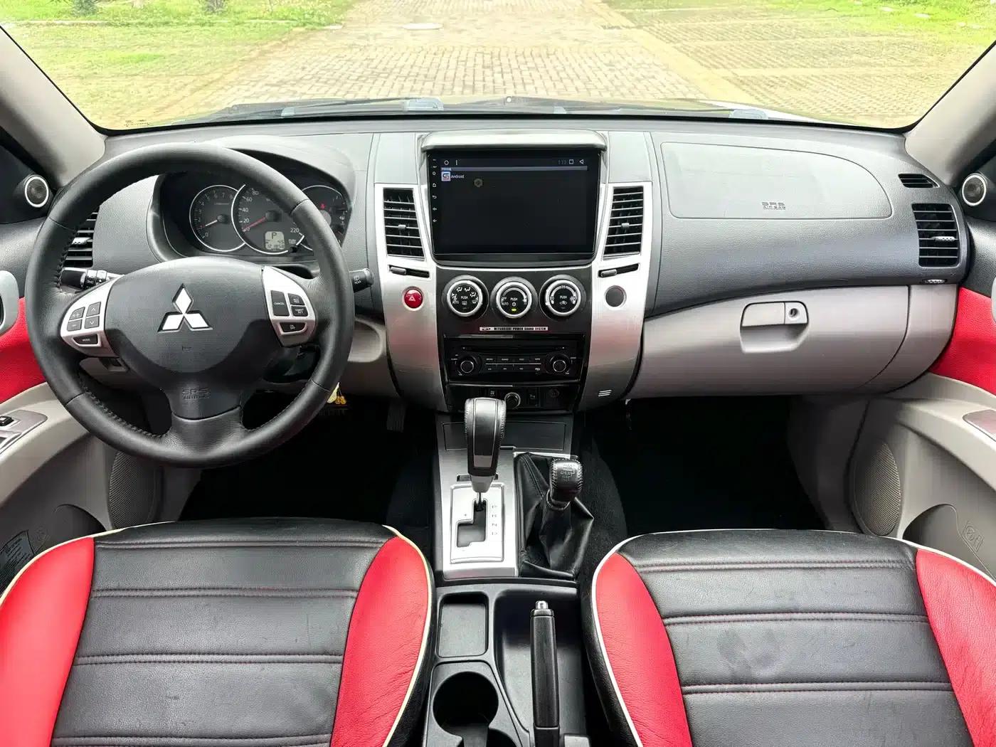 2013 Pajero Sport 3.0L Automatic 4WD Executive Edition — миниатюра 6
