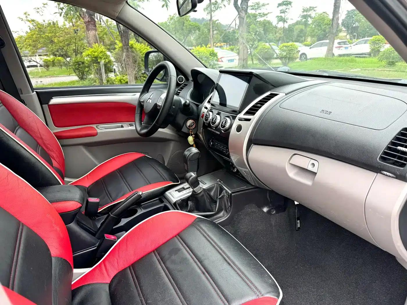 2013 Pajero Sport 3.0L Automatic 4WD Executive Edition — миниатюра 9