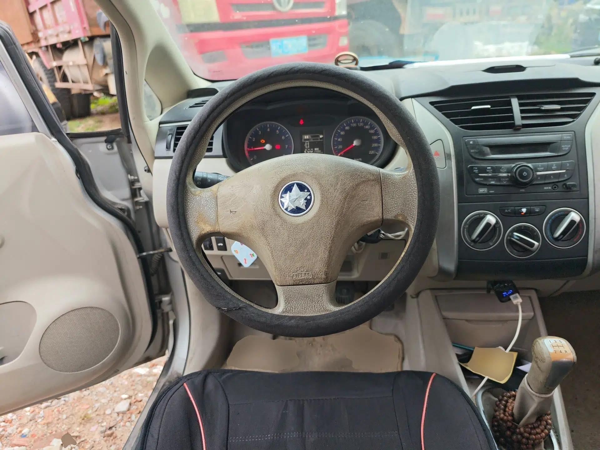 Venucia D50 2016 1.6L Manual Elite Edition — миниатюра 11