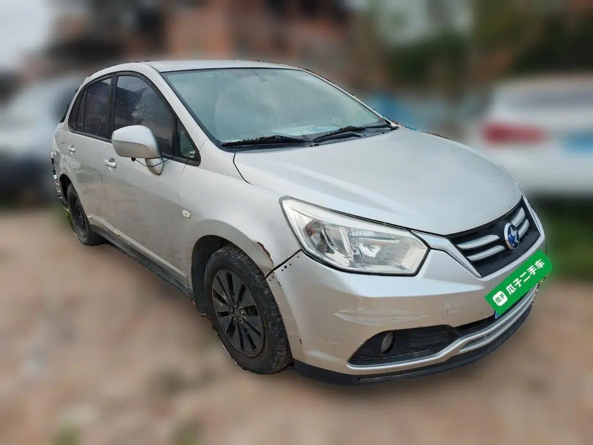 Venucia D50 2016 1.6L Manual Elite Edition — миниатюра 3