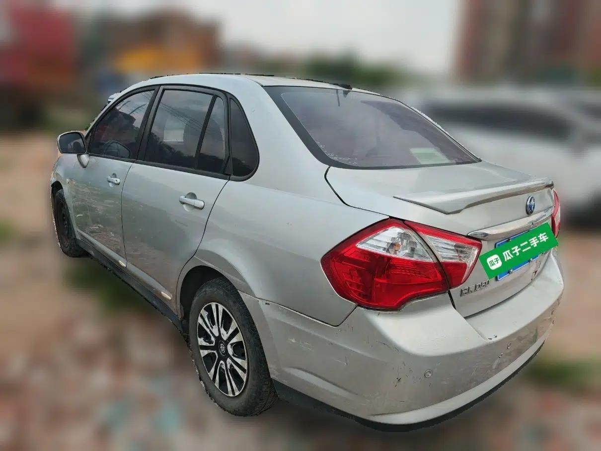 Venucia D50 2016 1.6L Manual Elite Edition — миниатюра 4
