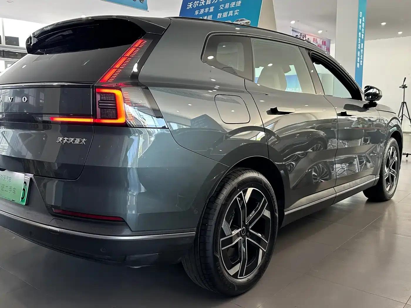 2026 Volvo XC70 Plug-in Hybrid, All-Wheel Drive, Long Range Core — миниатюра 14