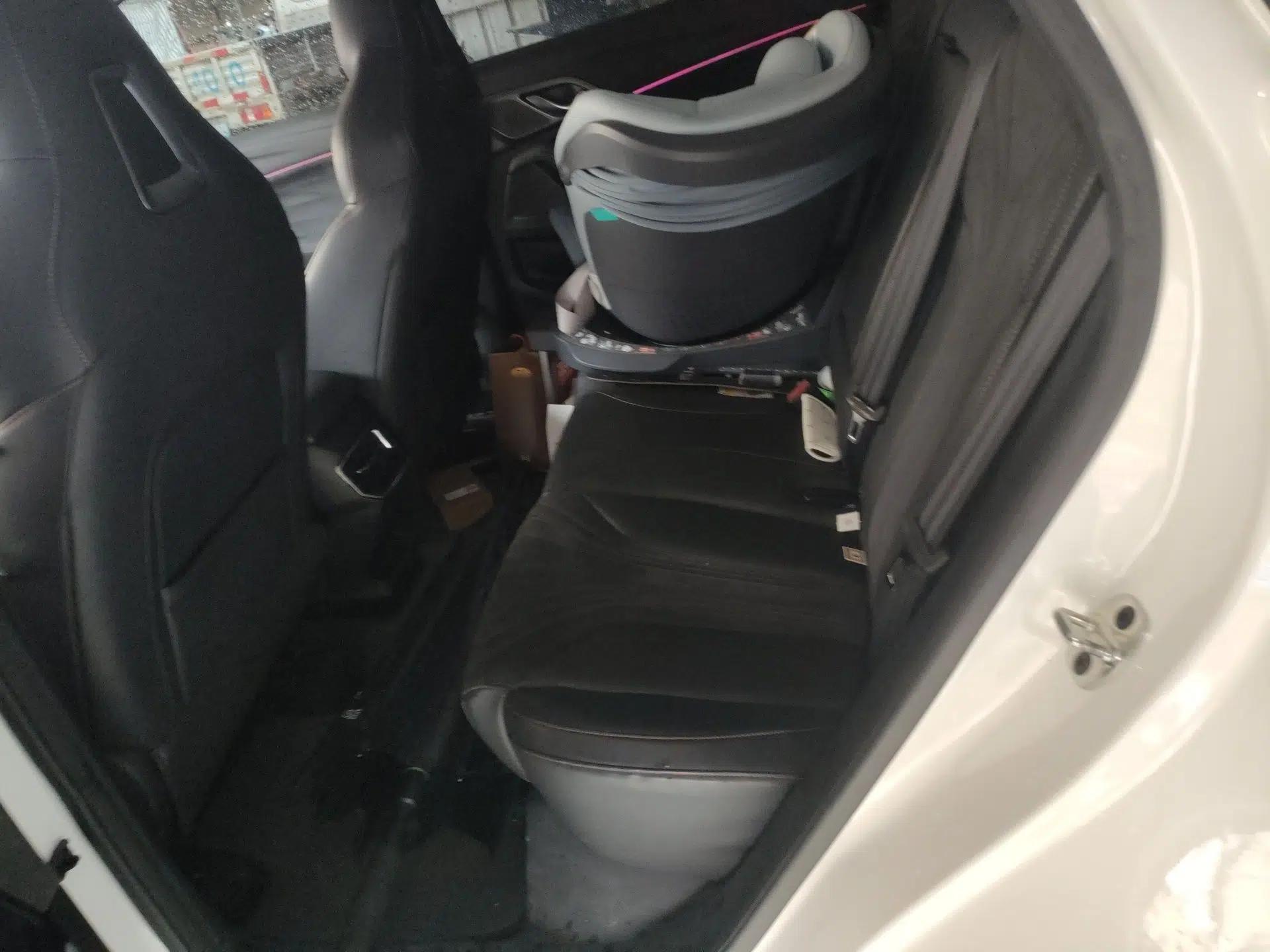 Roewe D5X DMH 2024 135 Tech Edition — миниатюра 18