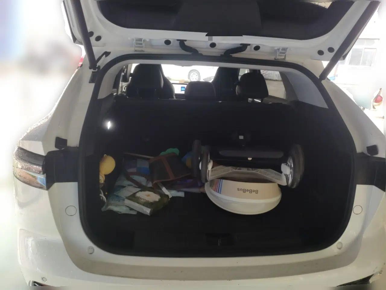 Roewe D5X DMH 2024 135 Tech Edition — миниатюра 20