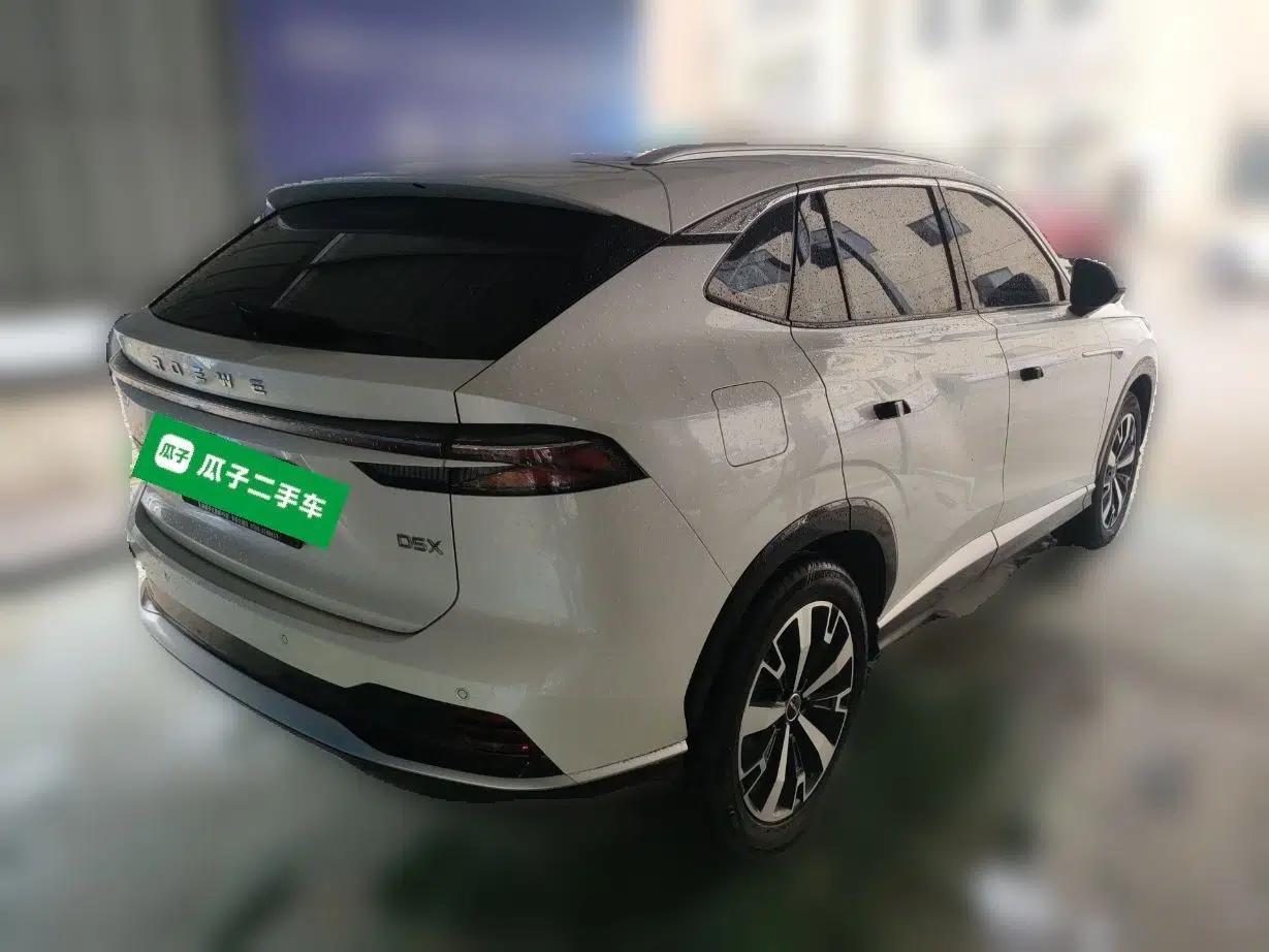 Roewe D5X DMH 2024 135 Tech Edition — миниатюра 6