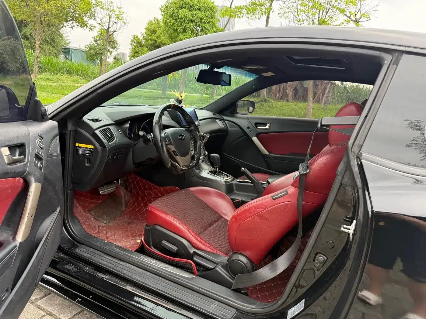 Genesis Coupe 2012 2.0T Automatic Luxury Edition — миниатюра 10