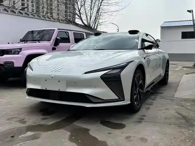 Zhiji L7 2022 Dynamic