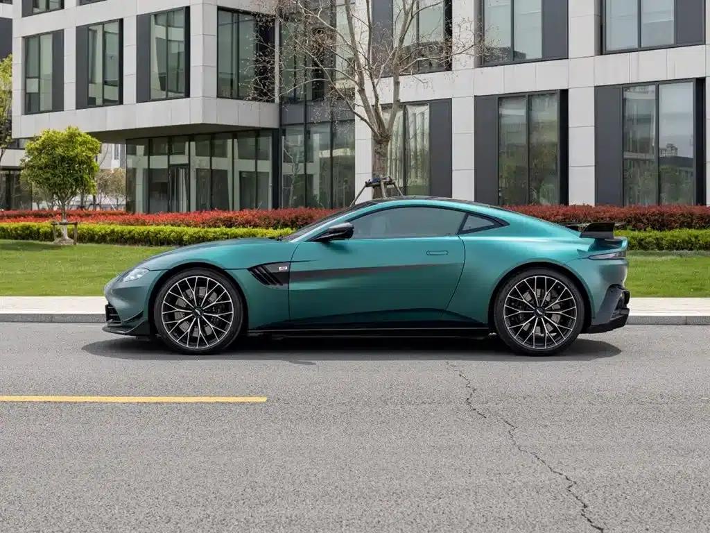 2022 V8 Vantage 4.0T V8 F1 Edition Coupe — миниатюра 7