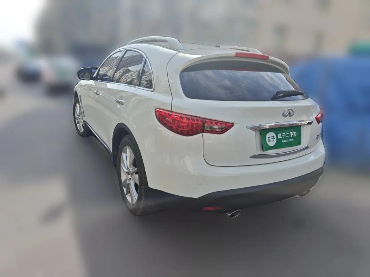Infiniti QX70  — миниатюра 4