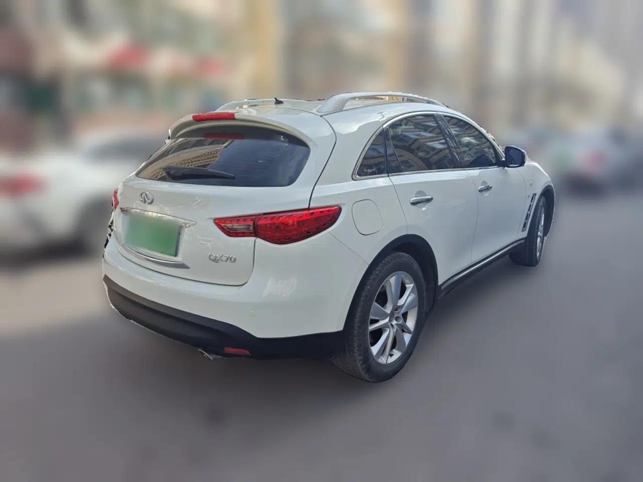 Infiniti QX70  — миниатюра 6