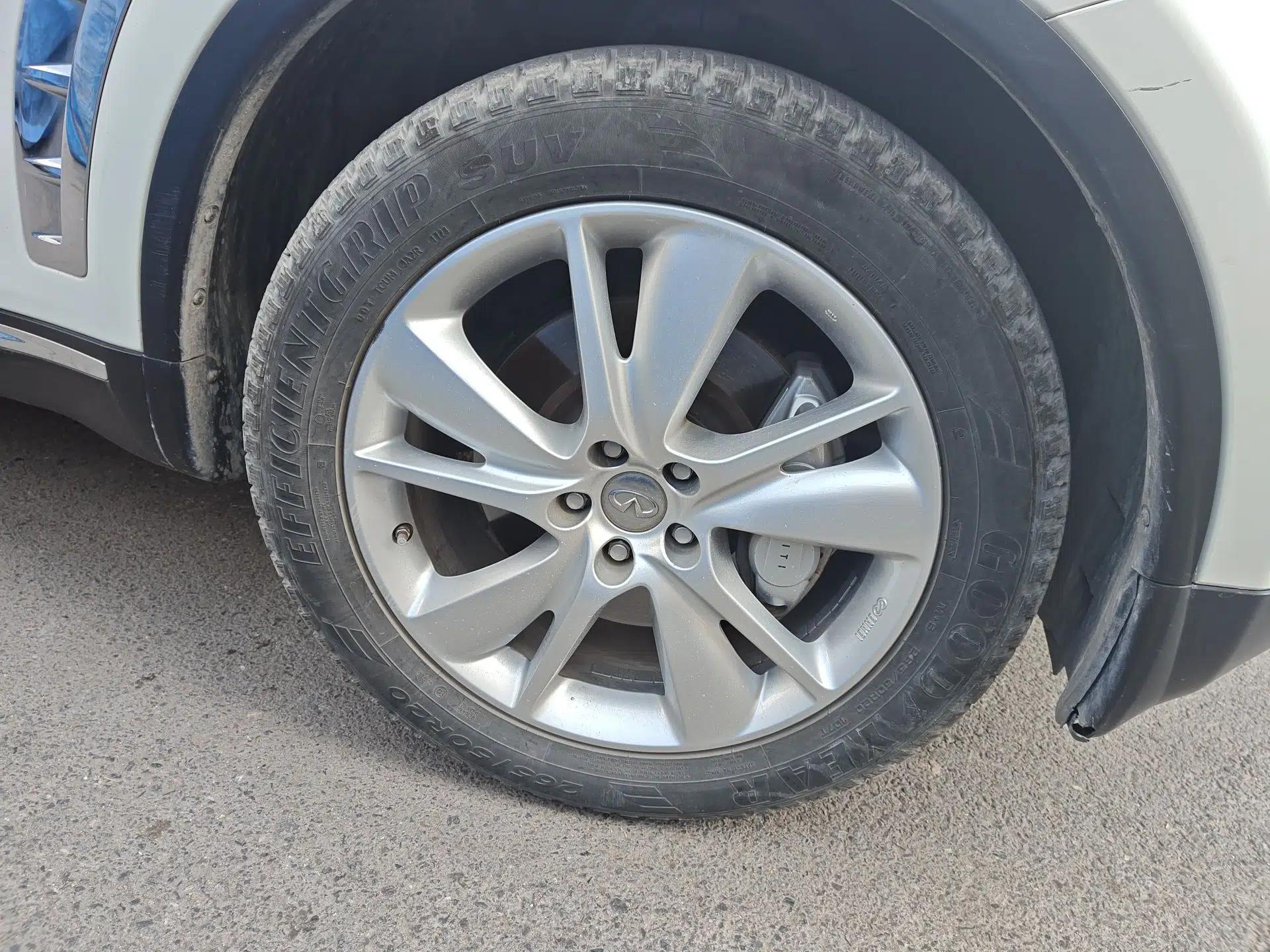 Infiniti QX70  — миниатюра 8