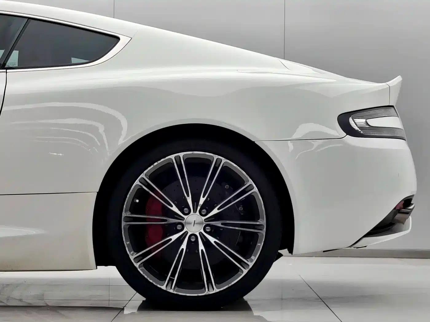 Aston Martin DB9 2013 6.0L Coupe — миниатюра 11