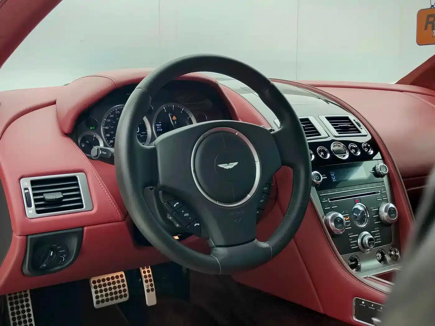 Aston Martin DB9 2013 6.0L Coupe — миниатюра 13