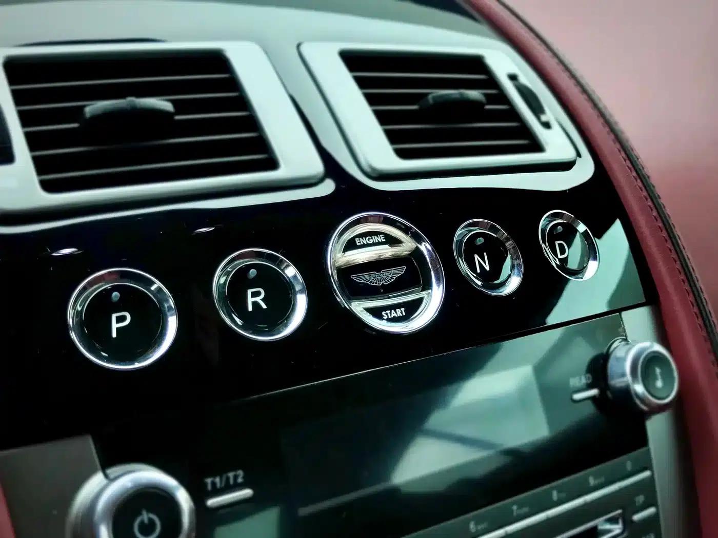 Aston Martin DB9 2013 6.0L Coupe — миниатюра 15