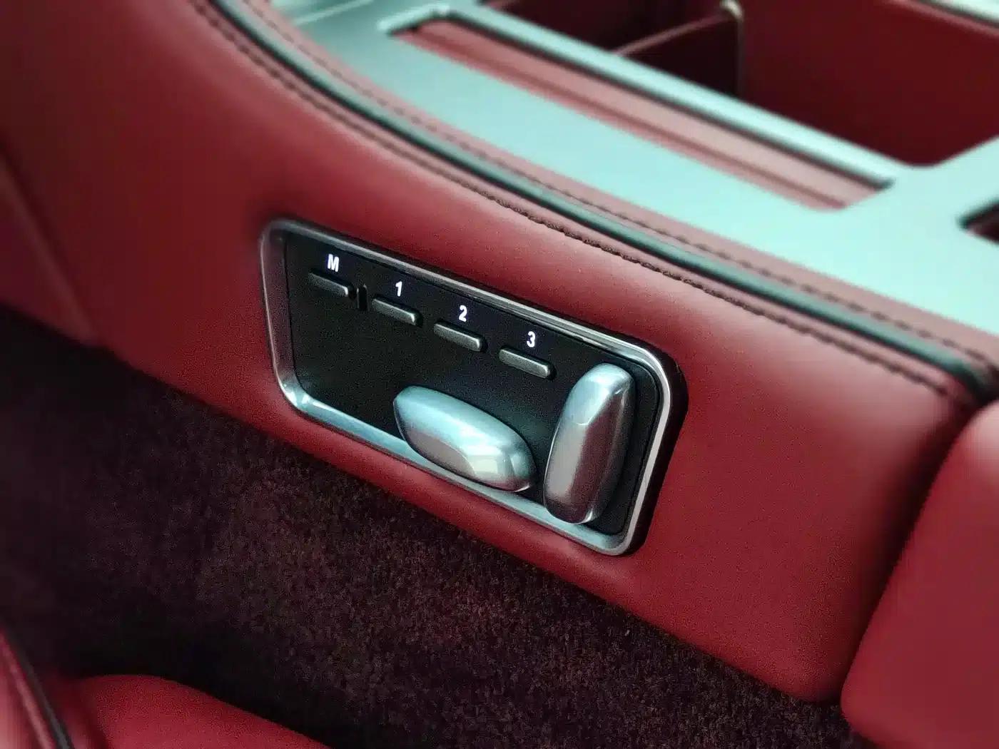 Aston Martin DB9 2013 6.0L Coupe — миниатюра 17