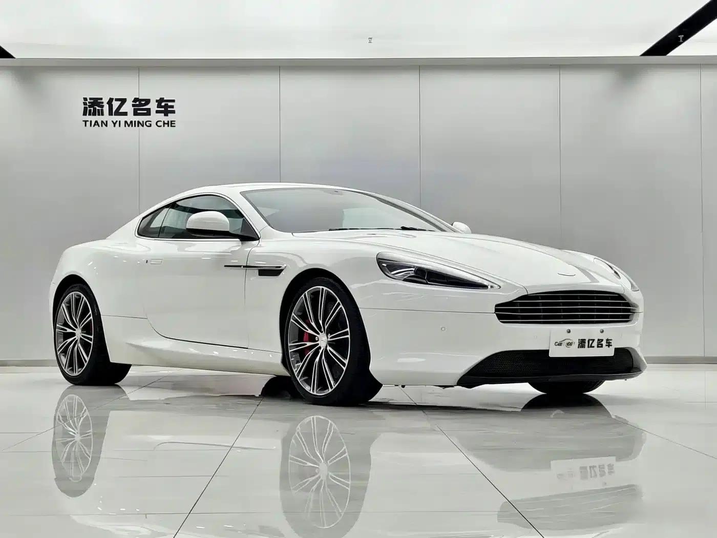 Aston Martin DB9 2013 6.0L Coupe — миниатюра 3