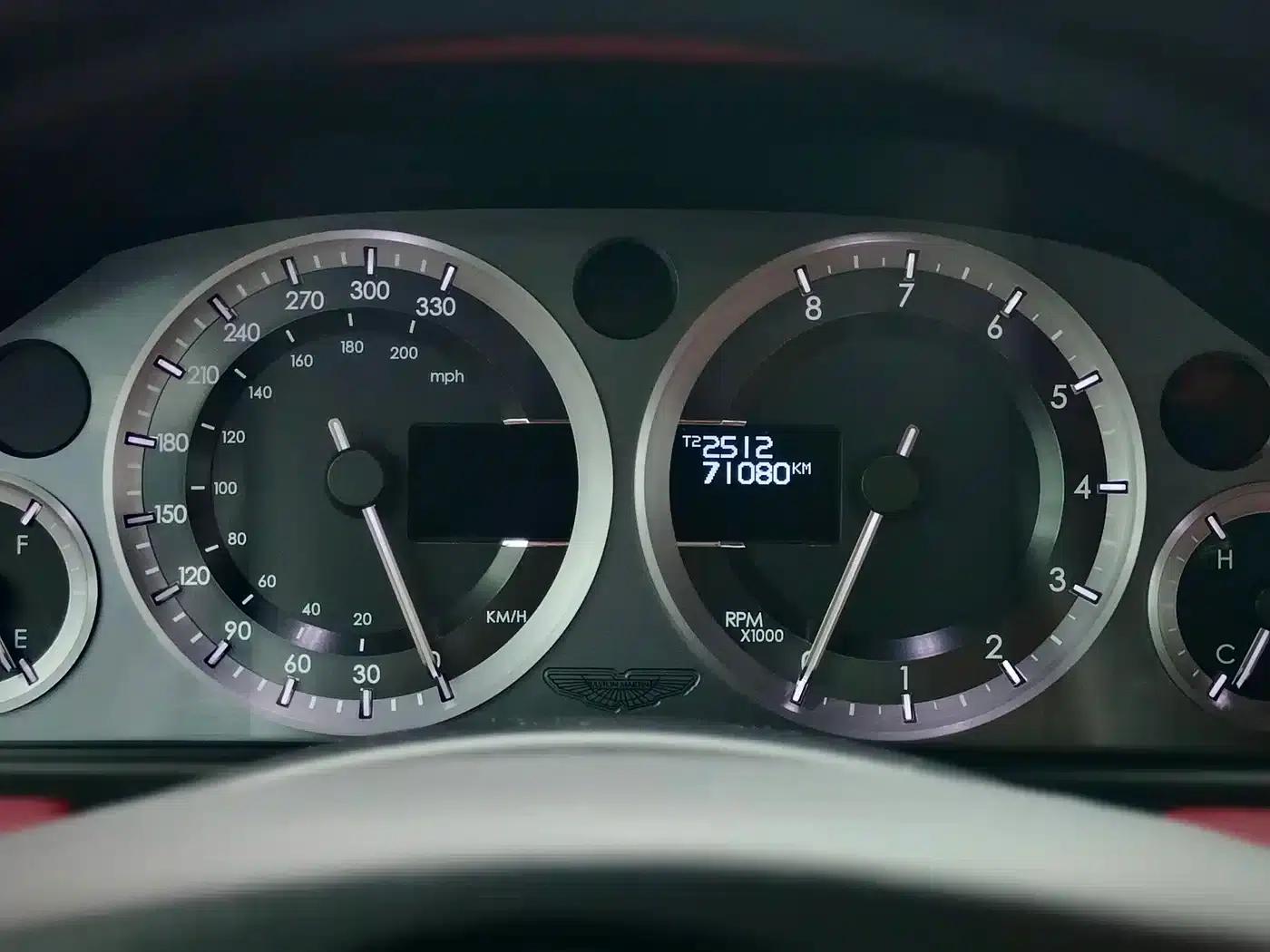 Aston Martin DB9 2013 6.0L Coupe — миниатюра 25