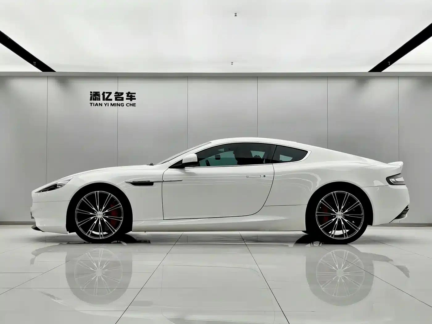 Aston Martin DB9 2013 6.0L Coupe — миниатюра 4