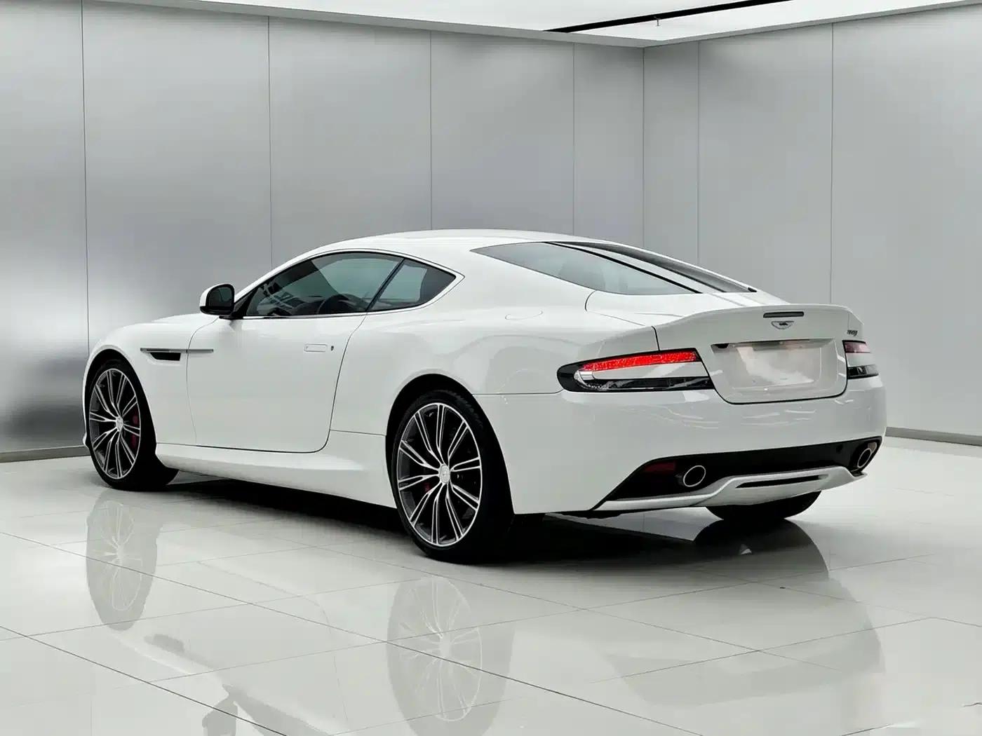 Aston Martin DB9 2013 6.0L Coupe — миниатюра 5
