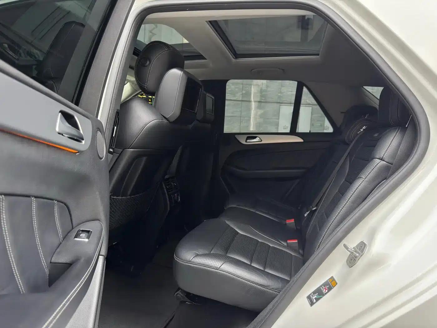 2014 Mercedes-Benz M-Class AMG ML 63 — миниатюра 17