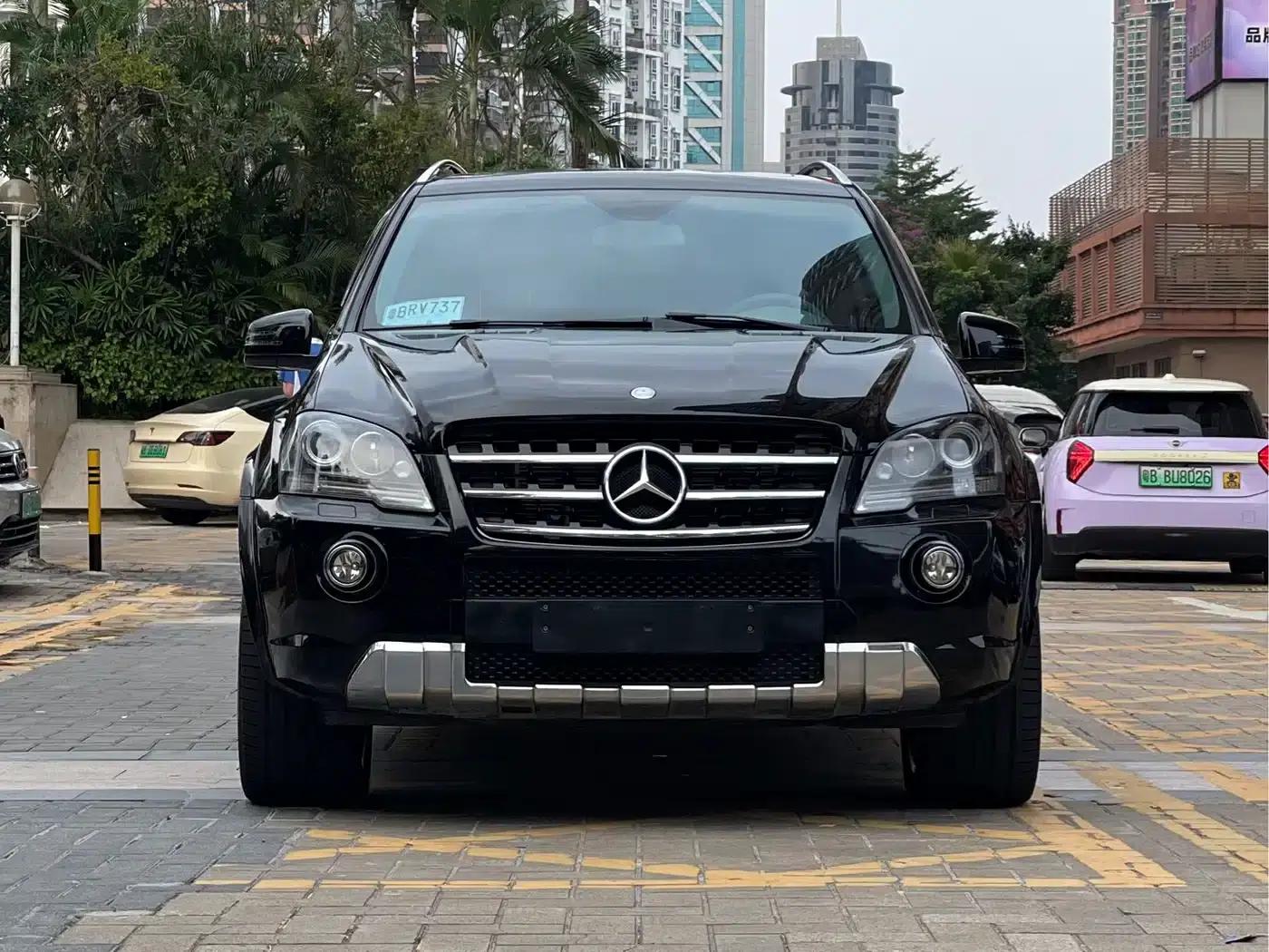 2011 Mercedes-Benz M-Class AMG ML 63 — миниатюра 2