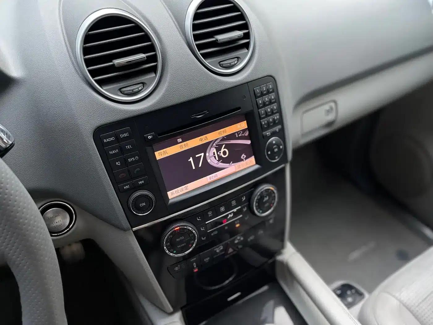 2011 Mercedes-Benz M-Class AMG ML 63 — миниатюра 12