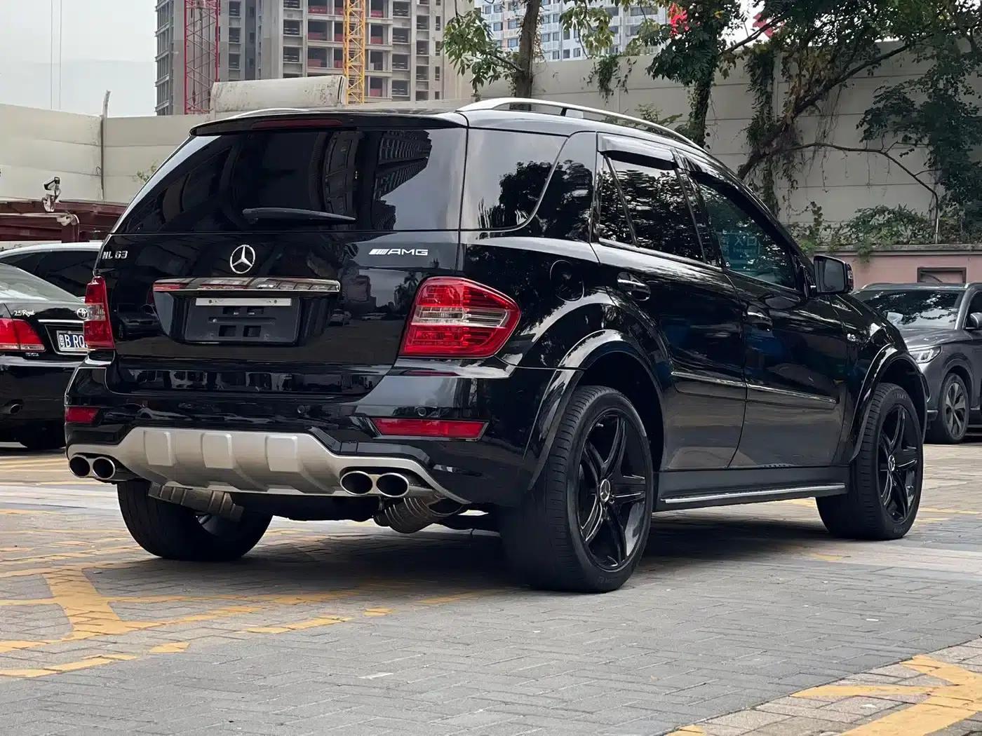 2011 Mercedes-Benz M-Class AMG ML 63 — миниатюра 14