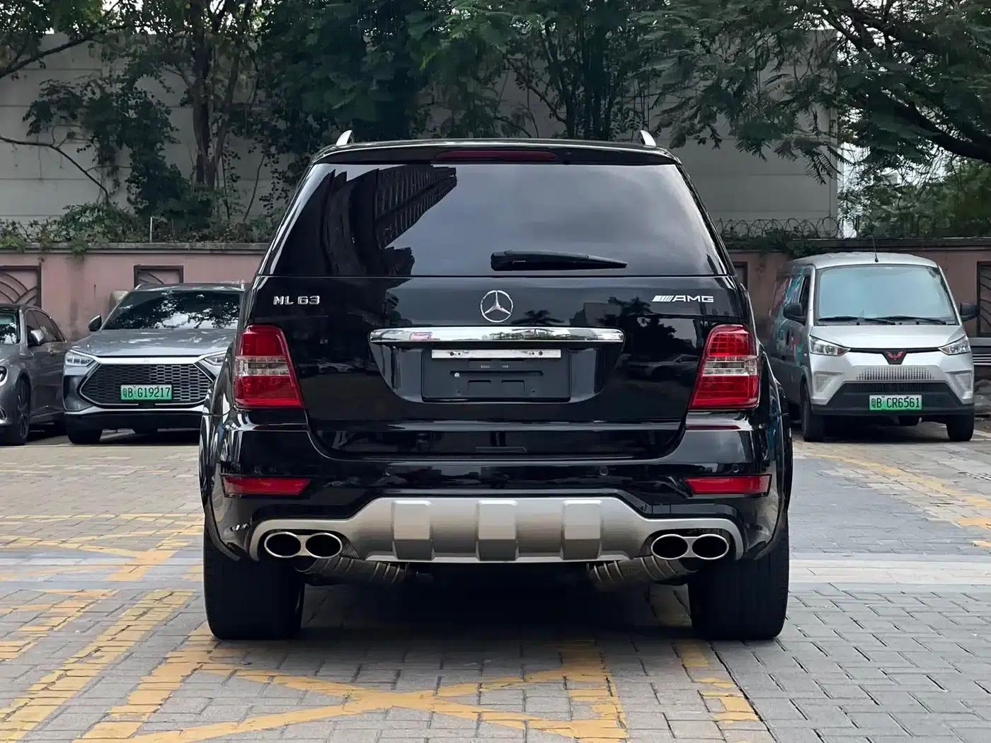 2011 Mercedes-Benz M-Class AMG ML 63 — миниатюра 15