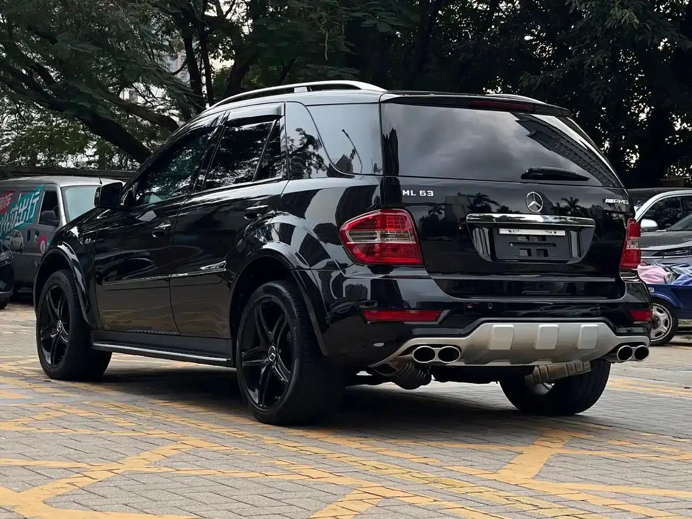 2011 Mercedes-Benz M-Class AMG ML 63 — миниатюра 16