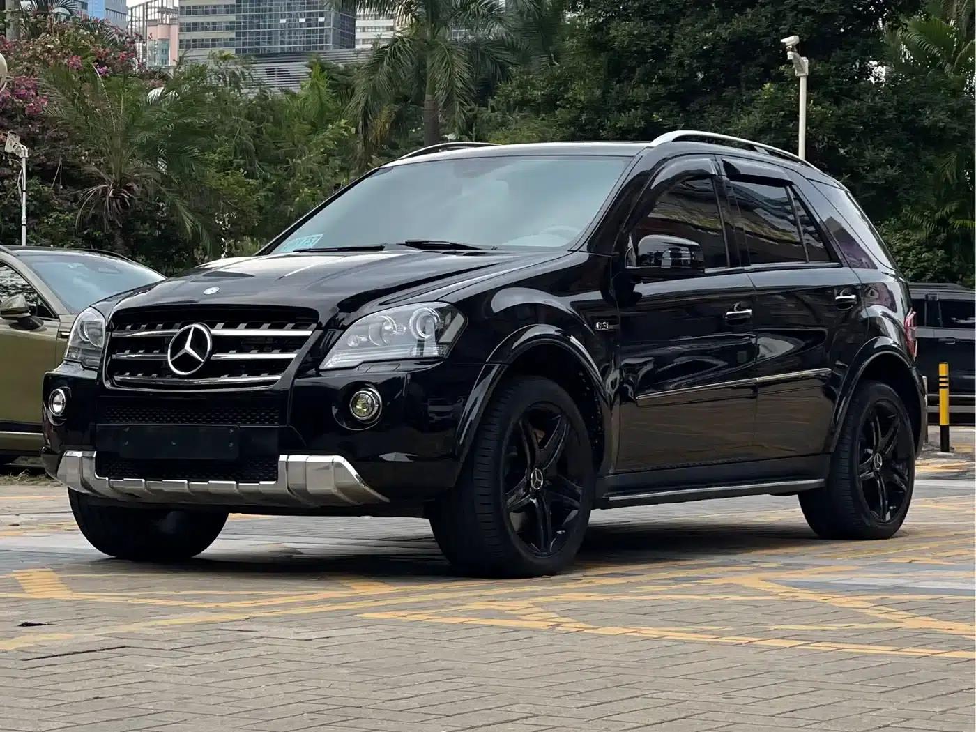 2011 Mercedes-Benz M-Class AMG ML 63 — миниатюра 3