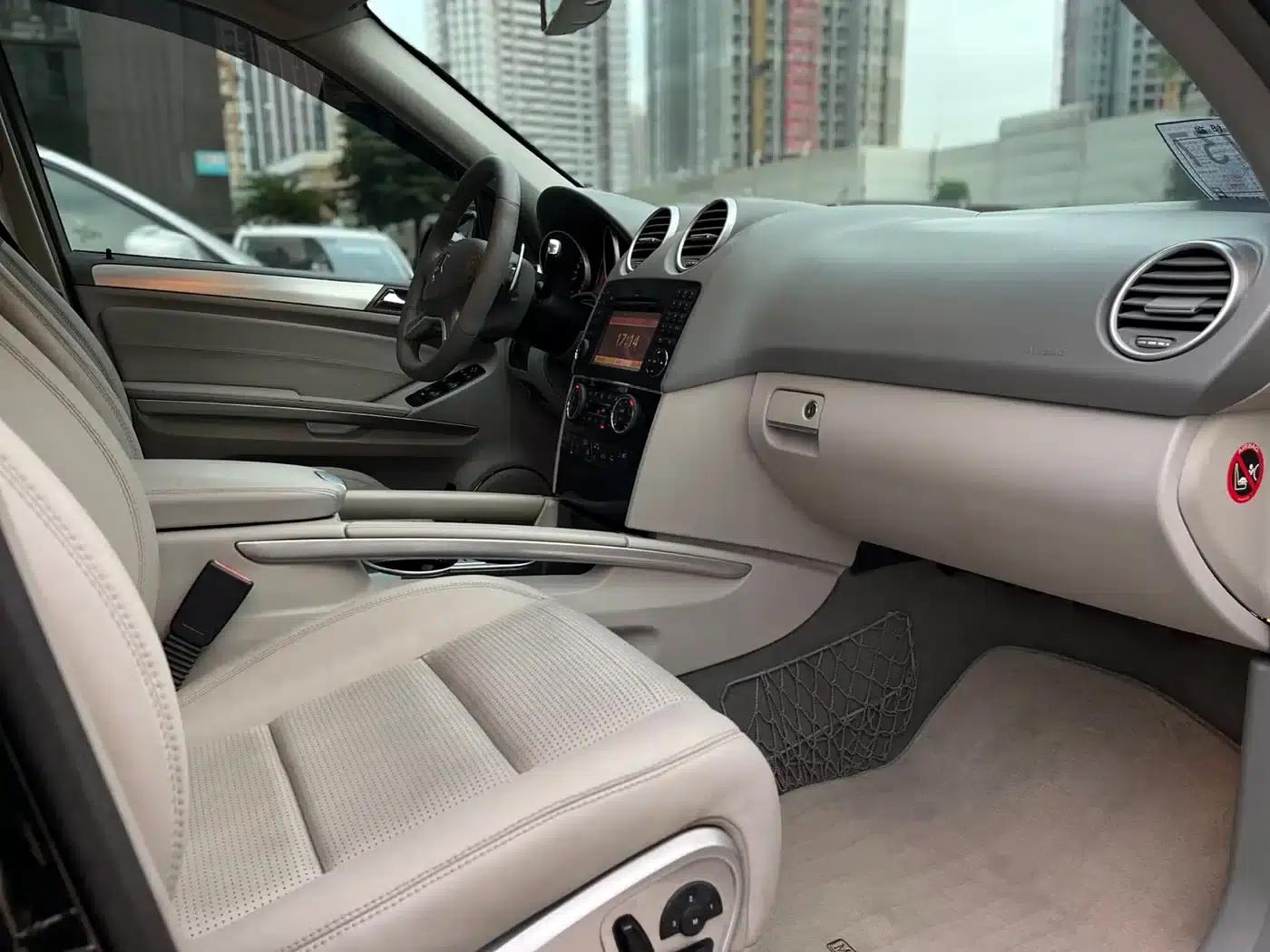 2011 Mercedes-Benz M-Class AMG ML 63 — миниатюра 6