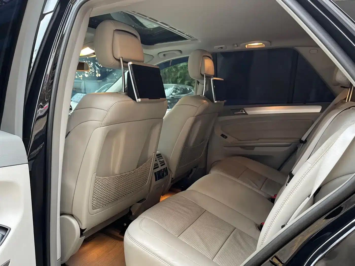 2011 Mercedes-Benz M-Class AMG ML 63 — миниатюра 8