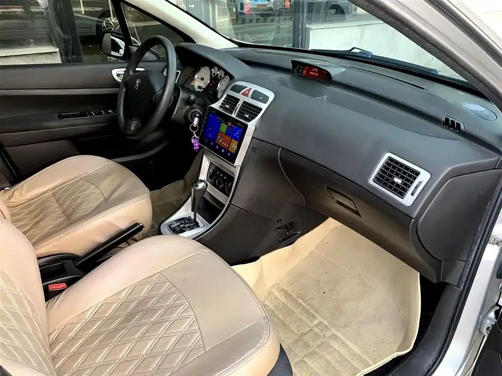Peugeot 307 2010 Sedan 1.6L Automatic Comfort Edition — миниатюра 13