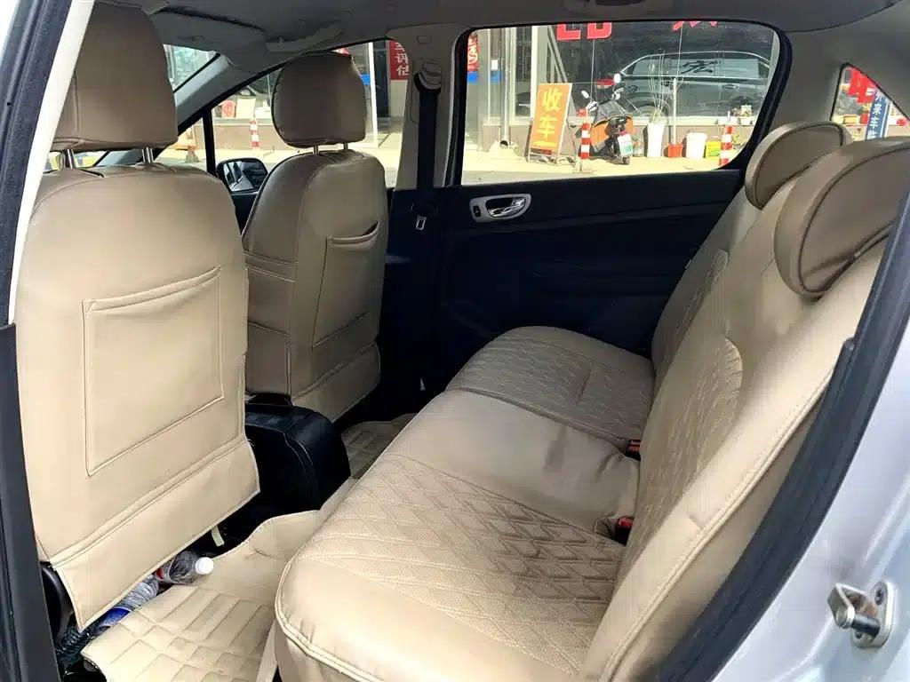 Peugeot 307 2010 Sedan 1.6L Automatic Comfort Edition — миниатюра 14