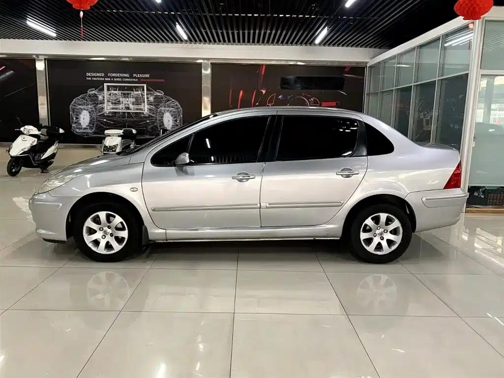 Peugeot 307 2010 Sedan 1.6L Automatic Comfort Edition — миниатюра 3