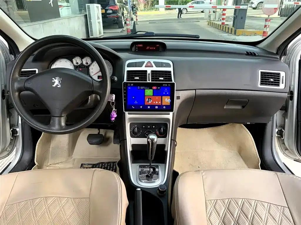 Peugeot 307 2010 Sedan 1.6L Automatic Comfort Edition — миниатюра 6