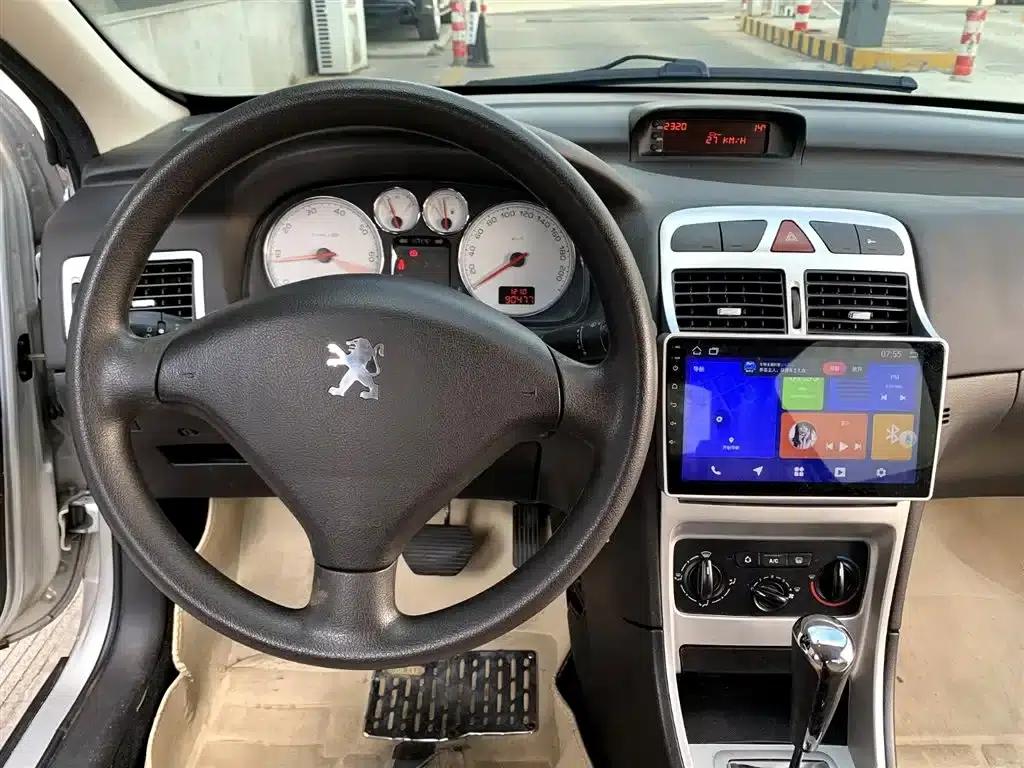 Peugeot 307 2010 Sedan 1.6L Automatic Comfort Edition — миниатюра 7