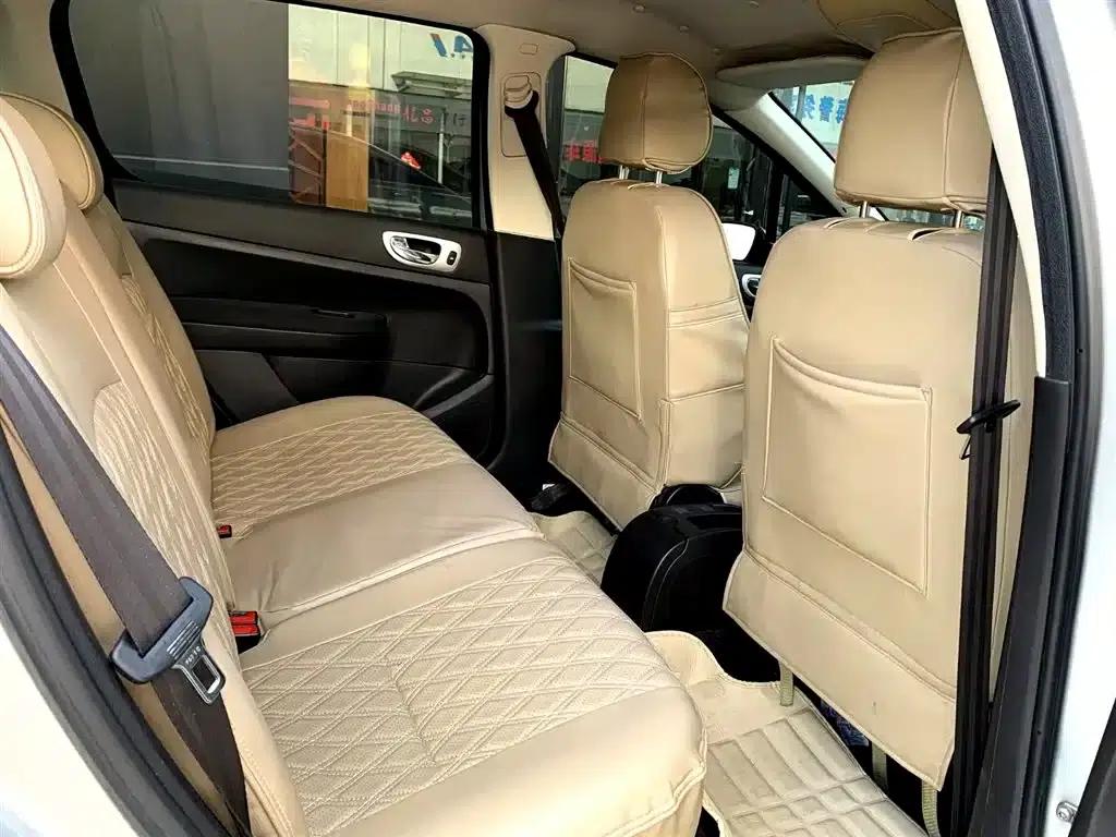 Peugeot 307 2010 Sedan 1.6L Automatic Comfort Edition — миниатюра 8