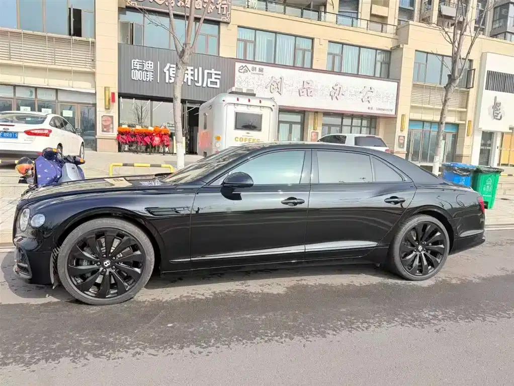 2022 Flying Spur Plug-in Hybrid 2.9T V6 — миниатюра 6