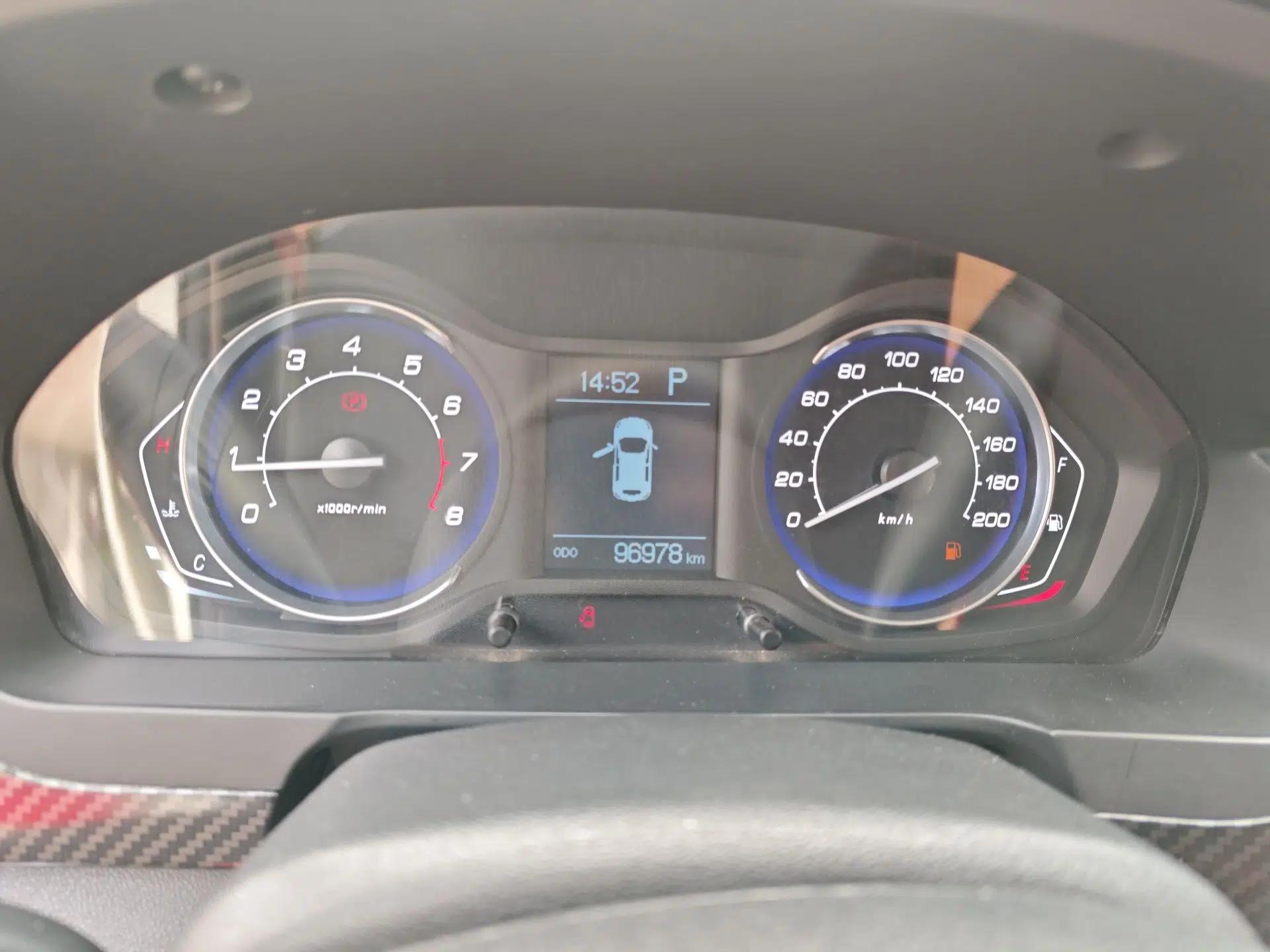 BAIC Senova X25 2015 1.5L Automatic Elite Model — миниатюра 12