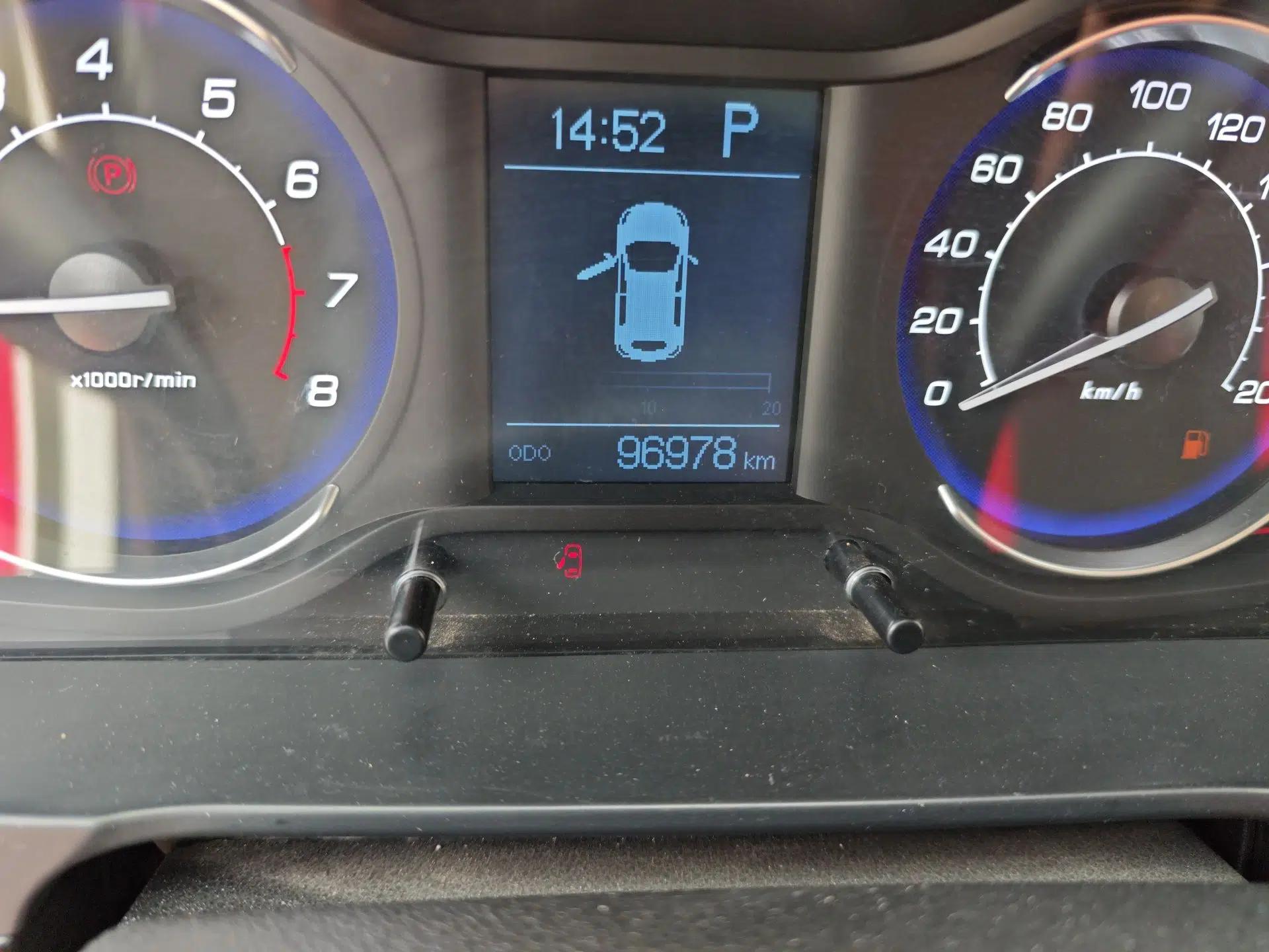 BAIC Senova X25 2015 1.5L Automatic Elite Model — миниатюра 13